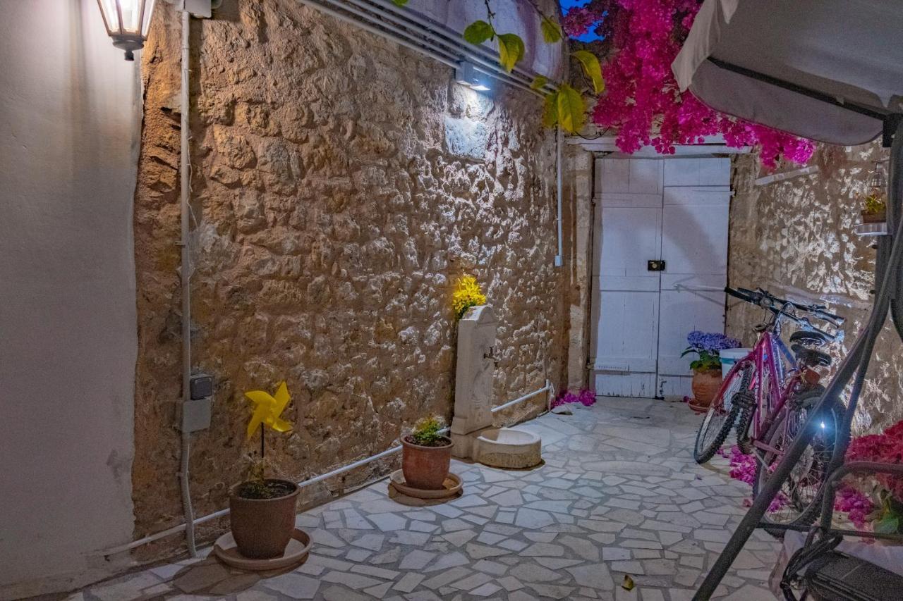 The Venetian Walls 'Central House With Private Courtyard - Charmy & Cheap' Heraklion Exterior foto